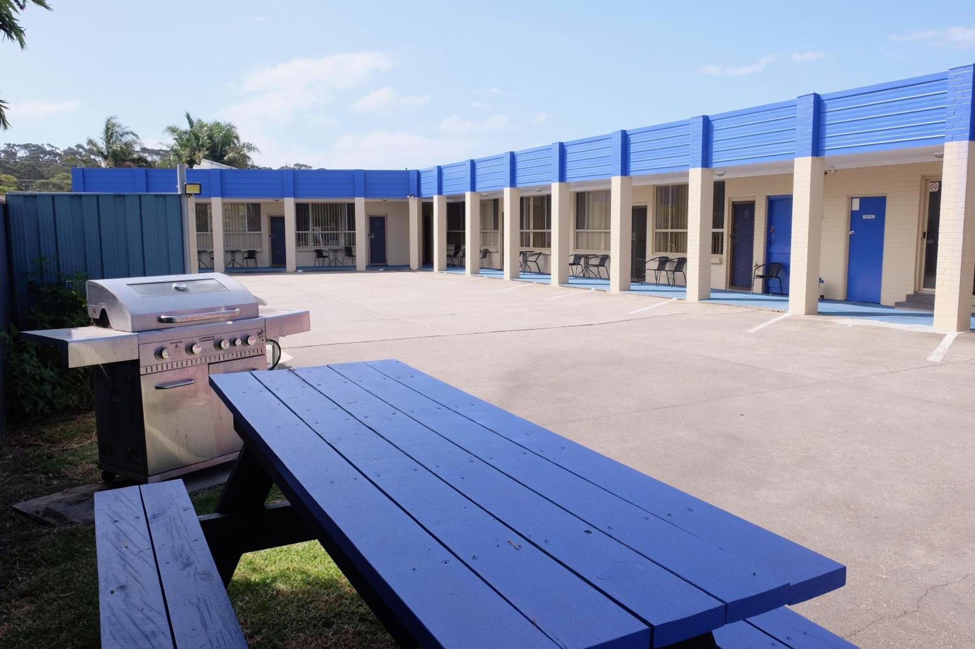 Bamboo Motor Inn Lakes Entrance Exterior photo
