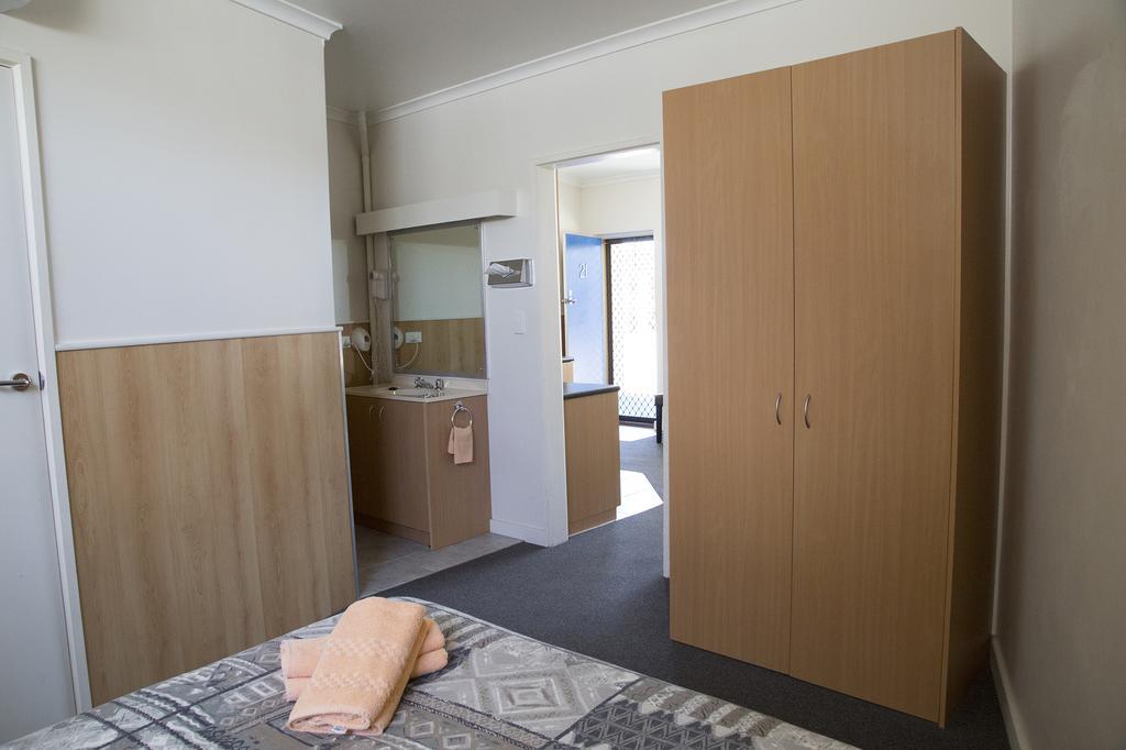 Bamboo Motor Inn Lakes Entrance Exterior photo